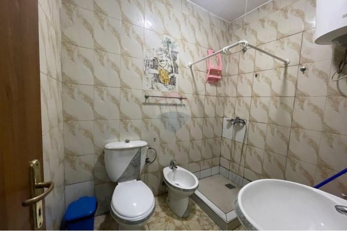 Tirane, jepet me qera apartament 1+1 Kati 6, 60 m² 650 € (Komuna e Parisit)