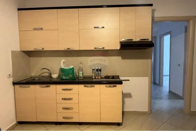 Tirane, jepet me qera apartament 2+1 Kati 3, 102 m² 450 € (Astir)