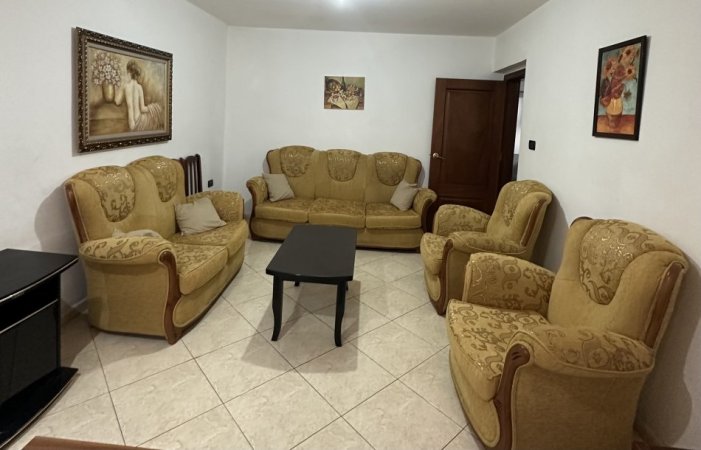 Tirane, jepet me qera apartament 1+1 Kati 3, 65 m² 350 € 
