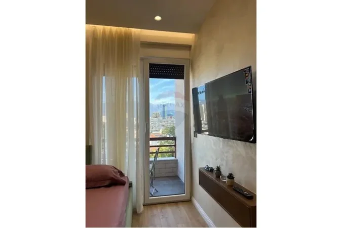 Tirane, jepet me qera garsonier , 40 m² 550 € (Rruga e Kavajës,)