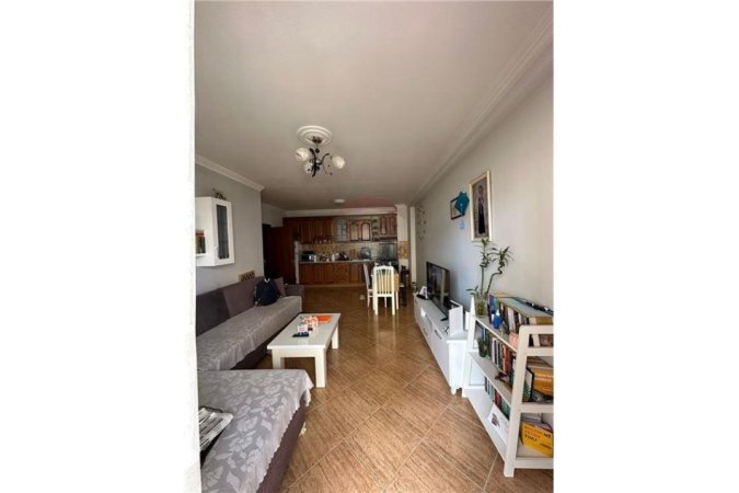 Tirane, jepet me qera apartament 2+1 Kati 3, 100 m² 700 € (Rruga Skender Luarasi - Komuna e Parisit)
