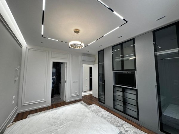 Tirane, jepet me qera apartament 2+1+Ballkon Kati 4, 140 m² 1.000 € (Farmacia nr10)