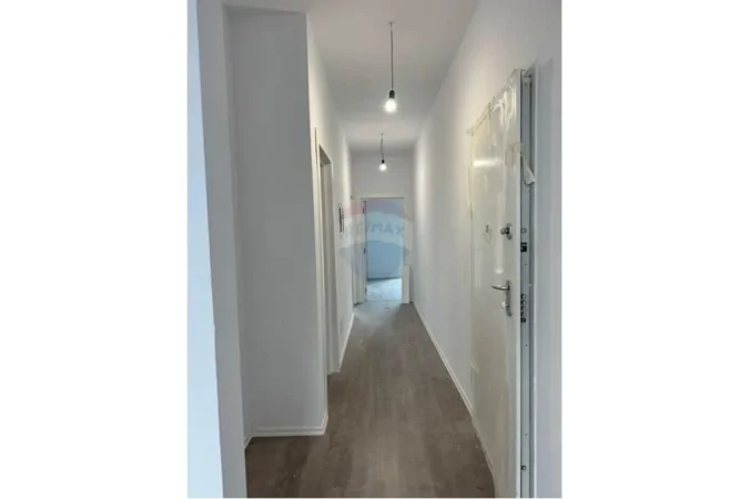 Tirane, jepet me qera apartament 2+1 Kati 3, 151 m² 1.800 € (Altana Luxury Residence - Komuna e Parisit - Kompleksi Dinamo, Shqipëri)