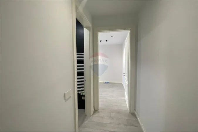 Tirane, jepet me qera zyre Kati 2, 115 m² 950 € (Rruga Sali Butka)