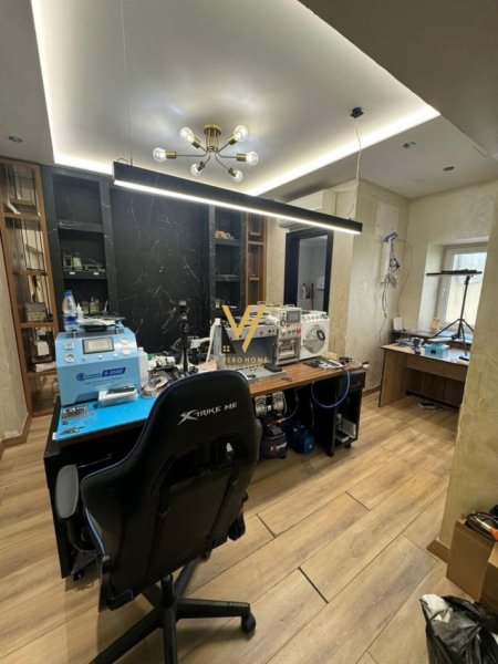 Tirane, jepet me qera dyqan Kati 0, 70 m² 2.000 € (BULEVARDI ZOGU I PARE)
