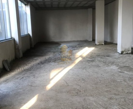 Tirane, shitet ambjent biznesi Kati 0, 70 m² (Rruga Shefqet Kuka, prane Fizikes Berthamore)