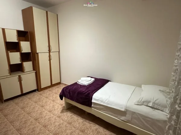Tirane, jepet me qera apartament 3+1 Kati 2, 120 m² 800 € (shkolla e baletit)