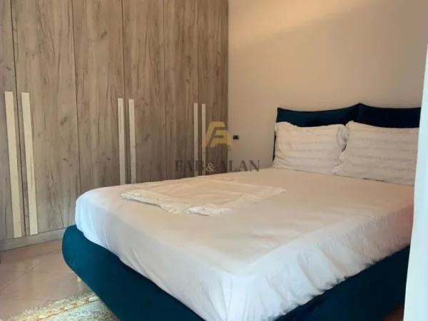 Vlore - Lungomare - Uji i Ftohte, shitet apartament 1+1 Kati 5, 74 m² 190.000 € (Lungomare Vlore)