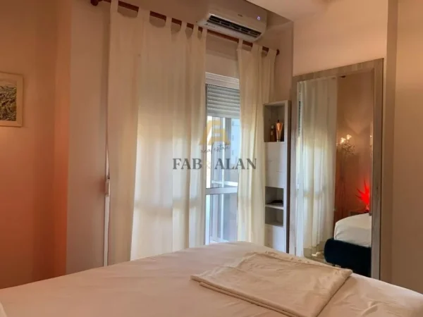 Vlore - Lungomare - Uji i Ftohte, shitet apartament 1+1 Kati 5, 74 m² 190.000 € (Lungomare Vlore)