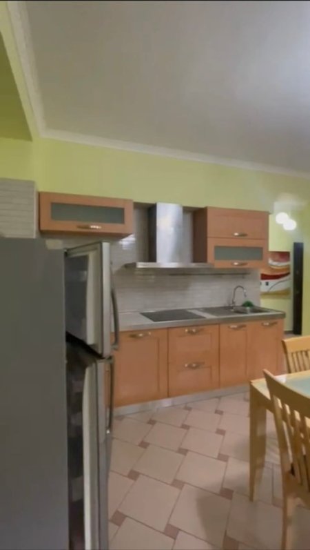 Tirane, jepet me qera apartament 1+1+Aneks+Ballkon Kati 2, 74 m² 650 € (Rruga Mihal Duri)