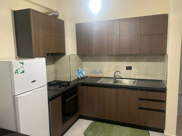 Tirane, jap me qera apartament 1+1+Ballkon Kati 4, 65 m² (Astir)