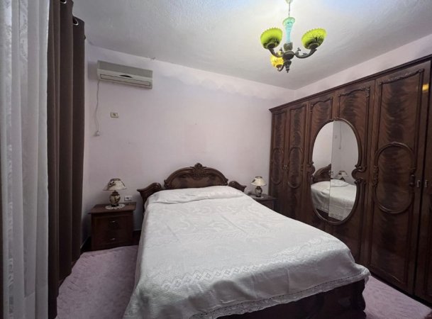 Tirane, jap me qera apartament 2+1 , 500 € 