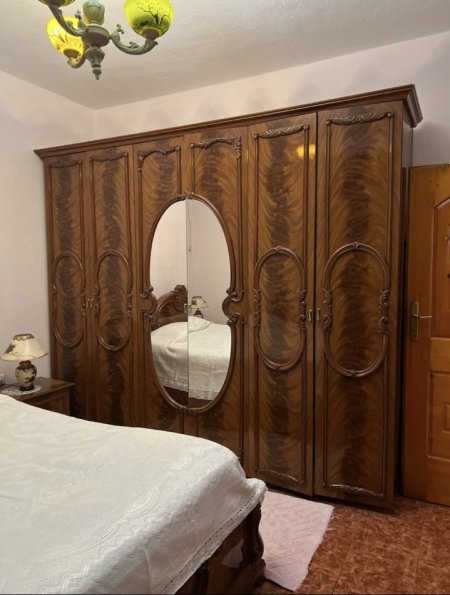Tirane, jap me qera apartament 2+1 , 500 € 