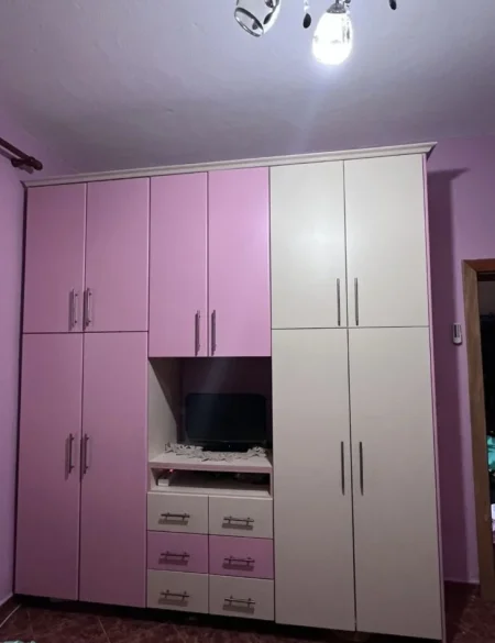 Tirane, jap me qera apartament 2+1 , 500 € 