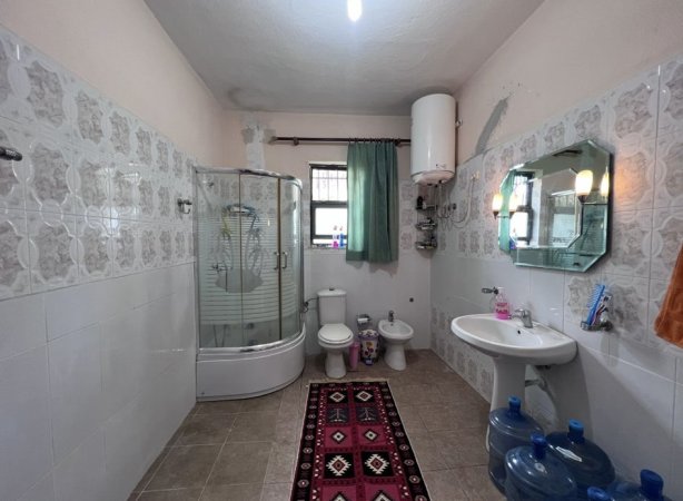 Tirane, jap me qera apartament 2+1 , 500 € 