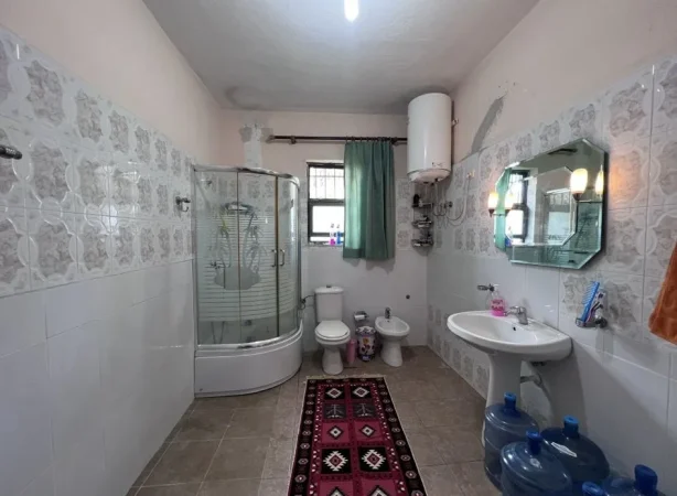 Tirane, jap me qera apartament 2+1 , 500 € 