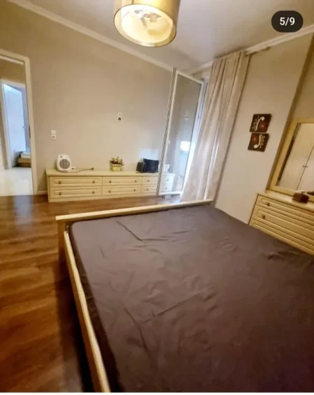 Tirane, jepet me qera apartament 3+1 Kati 2, 1.100 € 