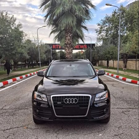 Tirane, shes SUV | Fuoristrad | Xhip Audi Q5 Benzin, e zeze automatik Kondicioner 220.000 km 7.400 €
