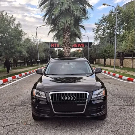Tirane, shes SUV | Fuoristrad | Xhip Audi Q5 Benzin, e zeze automatik Kondicioner 220.000 km 7.400 €