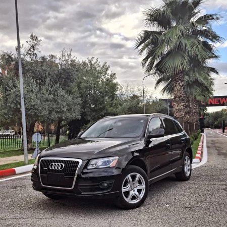 Tirane, shes SUV | Fuoristrad | Xhip Audi Q5 Benzin, e zeze automatik Kondicioner 220.000 km 7.400 €