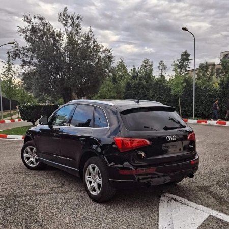 Tirane, shes SUV | Fuoristrad | Xhip Audi Q5 Benzin, e zeze automatik Kondicioner 220.000 km 7.400 €