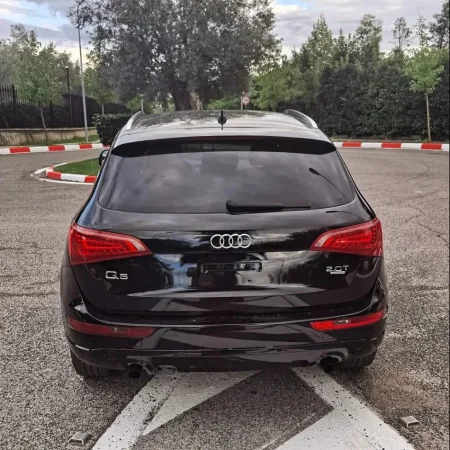 Tirane, shes SUV | Fuoristrad | Xhip Audi Q5 Benzin, e zeze automatik Kondicioner 220.000 km 7.400 €