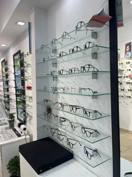 Tirane, okazion OKAZION!!! Shitet Biznesi OPTIKE te 21 Dhjetori 18.000 €