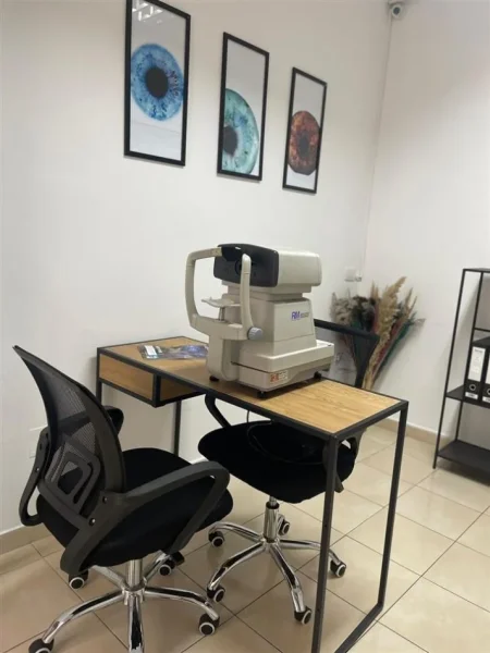 Tirane, okazion OKAZION!!! Shitet Biznesi OPTIKE te 21 Dhjetori 18.000 €