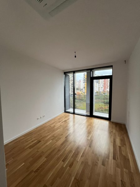 Tirane, jepet me qera apartament 1+1+Ballkon Kati 3, 69 m² 850 € (Rruga Kosovareve)