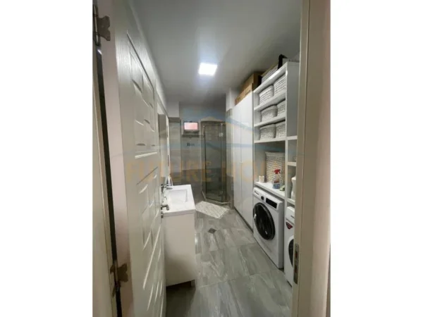 Tirane, jepet me qera apartament 1+1+Aneks+Ballkon Kati 4, 78 m² 700 € (Rruga Eduart Mano)