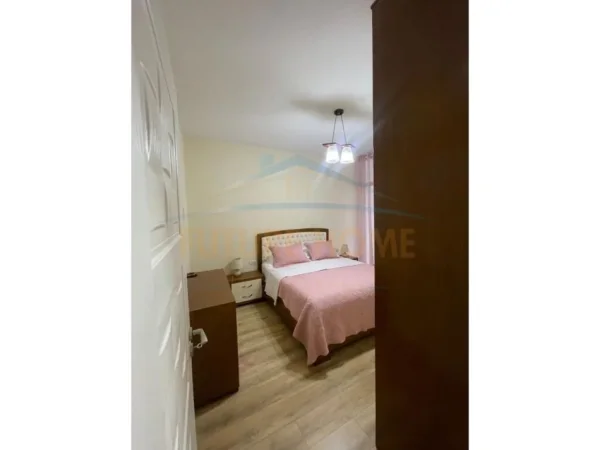 Tirane, jepet me qera apartament 1+1+Aneks+Ballkon Kati 4, 78 m² 700 € (Rruga Eduart Mano)