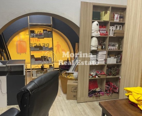 Tirane, shitet ambjent biznesi Kati 0, 52 m² 295.000 € (Shallvaret-Digitalb)