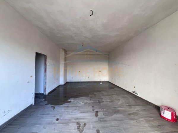Tirane, shitet apartament 3+1+2 Kati 3, 140 m² 350.000 € (Rruga e Kavajes, Square 21)