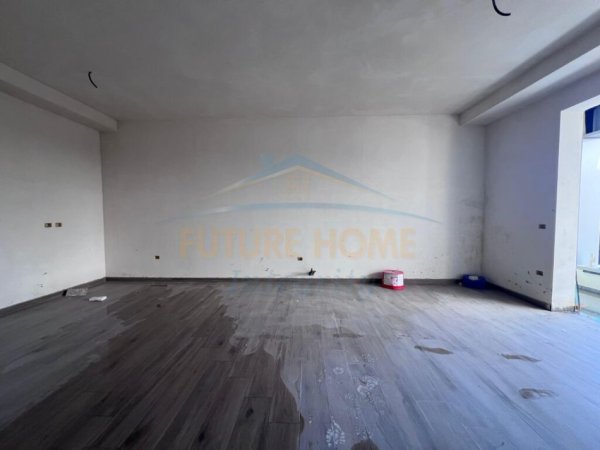 Tirane, shitet apartament 3+1+2 Kati 3, 140 m² 350.000 € (Rruga e Kavajes, Square 21)