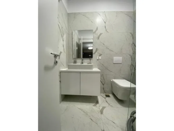 Tirane, jap me qera apartament 2+1+Aneks+Ballkon Kati 4, 96 m² 720 € (Stacioni Trenit)