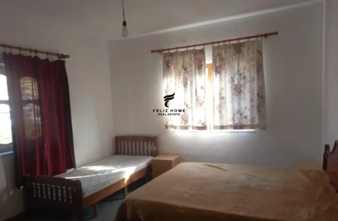 Tirane, jepet me qera apartament 3+1 Kati 2, 120 m² 500 € (TREGU ELEKTRIK)