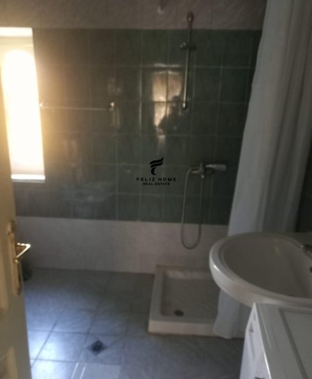Tirane, jepet me qera apartament 3+1 Kati 2, 120 m² 500 € (TREGU ELEKTRIK)