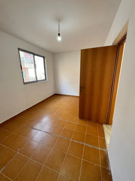 Tirane, shitet Kati 3, 132 m² 193.000 € (Kodra e diellit)