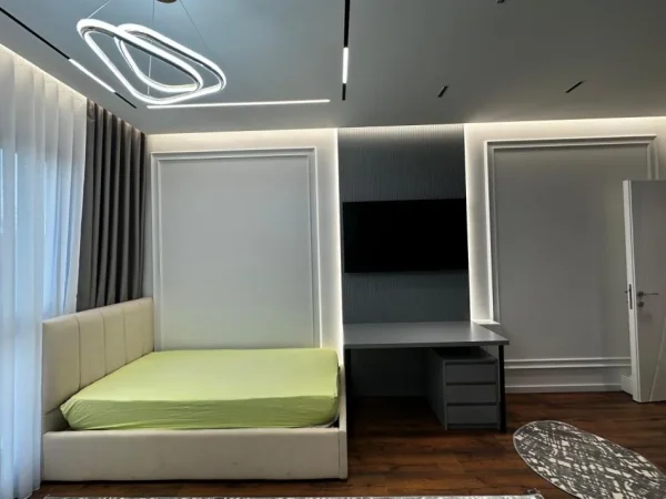 Tirane, jepet me qera apartament 2+1+Aneks+Ballkon Kati 5, 117 m² 900 € (Farmacia 10, Kompleksi Arlis)