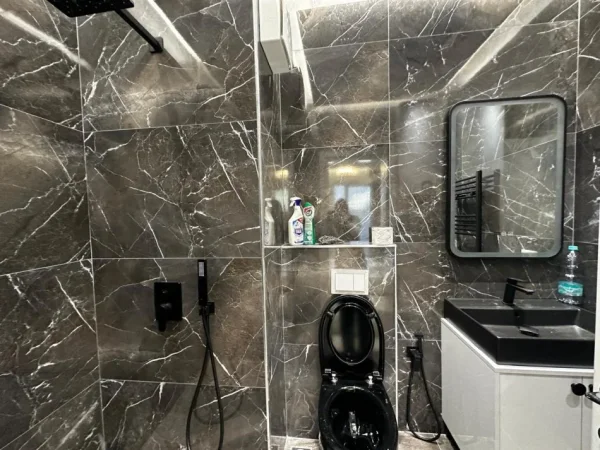 Tirane, jepet me qera apartament 2+1+Aneks+Ballkon Kati 5, 117 m² 900 € (Farmacia 10, Kompleksi Arlis)
