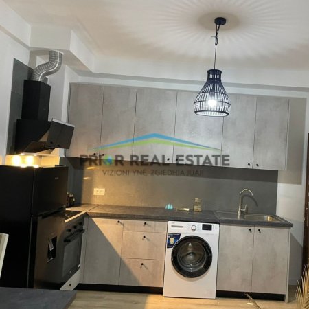 Tirane, shitet apartament 2+1 Kati 3, 104 m² 189.500 € (Kopshti Botanik)