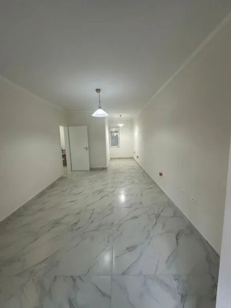 Tirane, jepet me qera zyre Kati 3, 70 m² 800 € (Myslym Shyri)