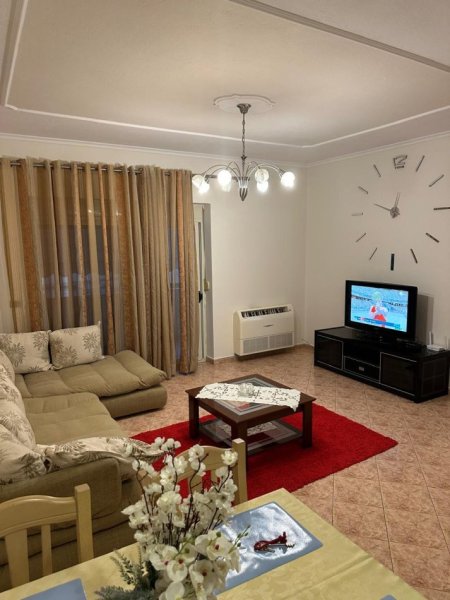 Tirane, jepet me qera apartament 3+1+Ballkon Kati 2, 120 m² 800 € (Shkolla e Baletit, Rruga e Elbasanit)