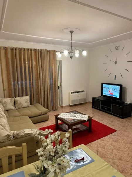 Tirane, jepet me qera apartament 3+1+Ballkon Kati 2, 120 m² 800 € (Shkolla e Baletit, Rruga e Elbasanit)