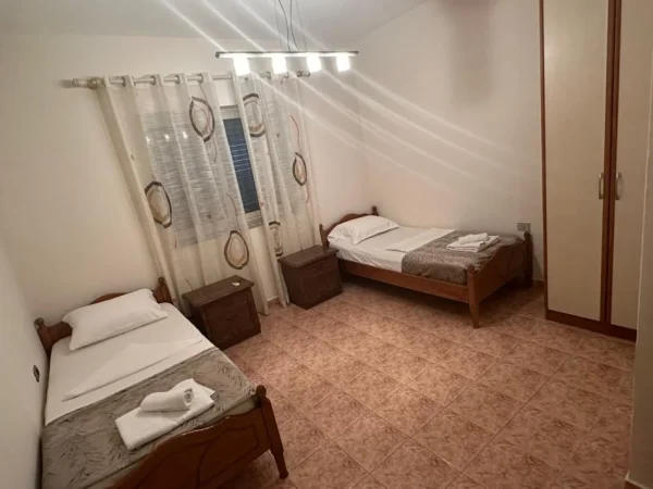 Tirane, jepet me qera apartament 3+1+Ballkon Kati 2, 120 m² 800 € (Shkolla e Baletit, Rruga e Elbasanit)