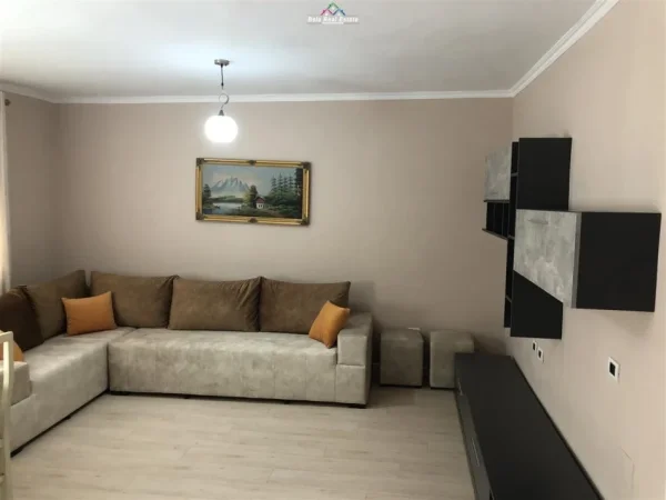 Tirane, shes apartament 2+1 Kati 4, 70 m² 190.500 € (Rruga e Barrikadave 