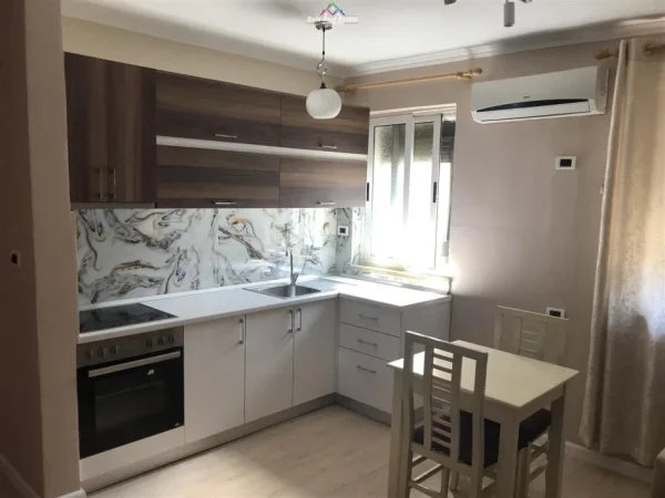 Tirane, shes apartament 2+1 Kati 4, 70 m² 190.500 € (Rruga e Barrikadave 