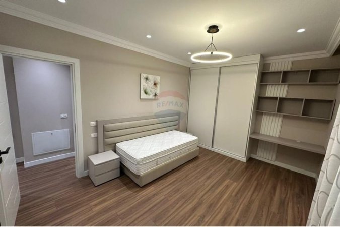 Tirane, jepet me qera apartament 3+1 , (Rezidenca LAKELAND)