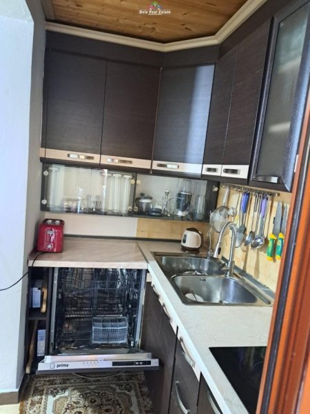 Tirane, jepet me qera apartament 2+1 Kati 2, 80 m² 500 € (ish Tregu Elektrik)