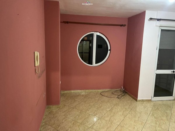 Tirane, jepet me qera apartament 2+1 Kati 6, 100 m² 550 € (Komuna E Parisit)